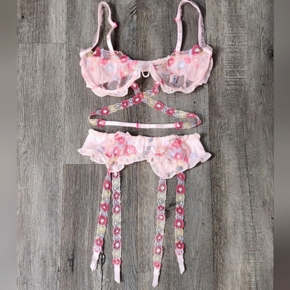 New!For Love and Lemons Greenhouse Garden Underwire Bra‎ &Matching Garter Belt - Picture 6 of 15